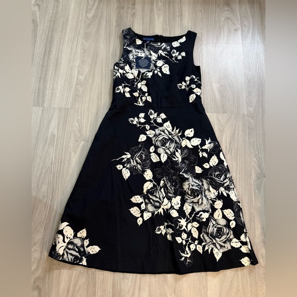 Talbots RSVP Floral Fit & Flare Dress – NWT Sz 4 - Picture 4 of 7